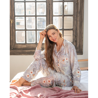 بيجامه حريمي كلاسيك قطيفه مشجره