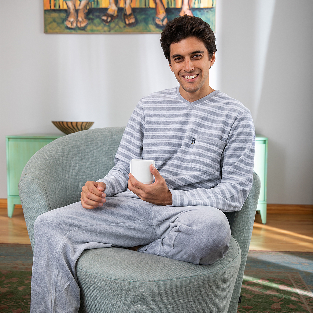 Striped pocket on the chest V velor men's pajamas