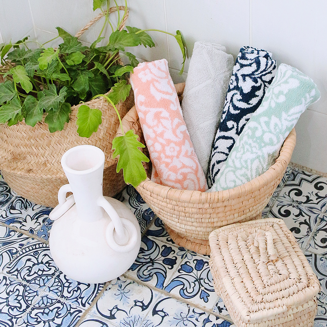 MEDALIION towels size 33*33