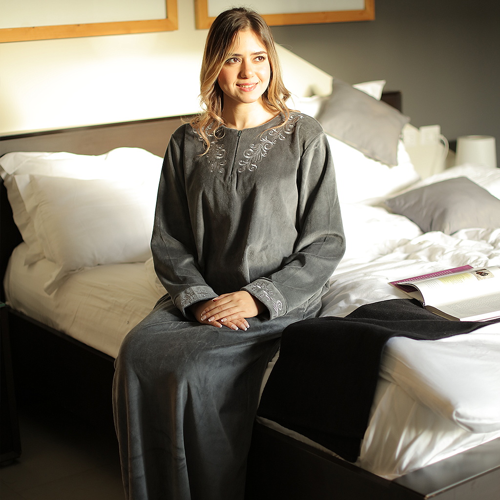 Women's embroidered chest zip velvet shirt
