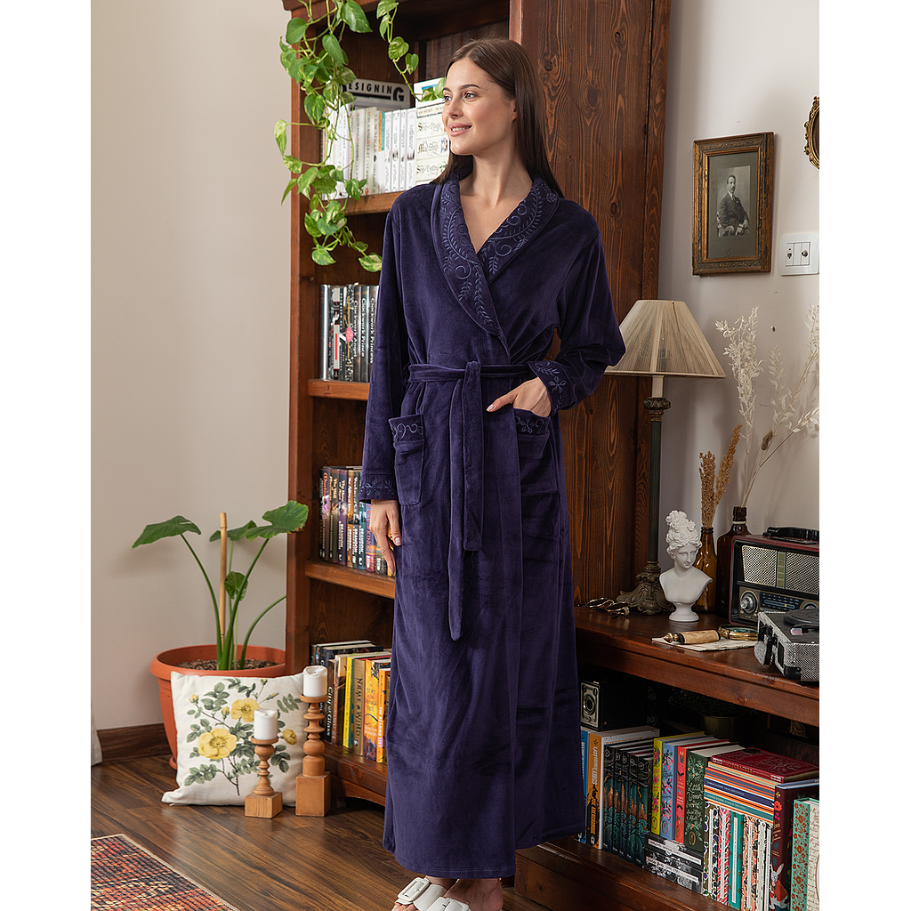 Women's robe, cool shawl, embroidered with velvet flowers