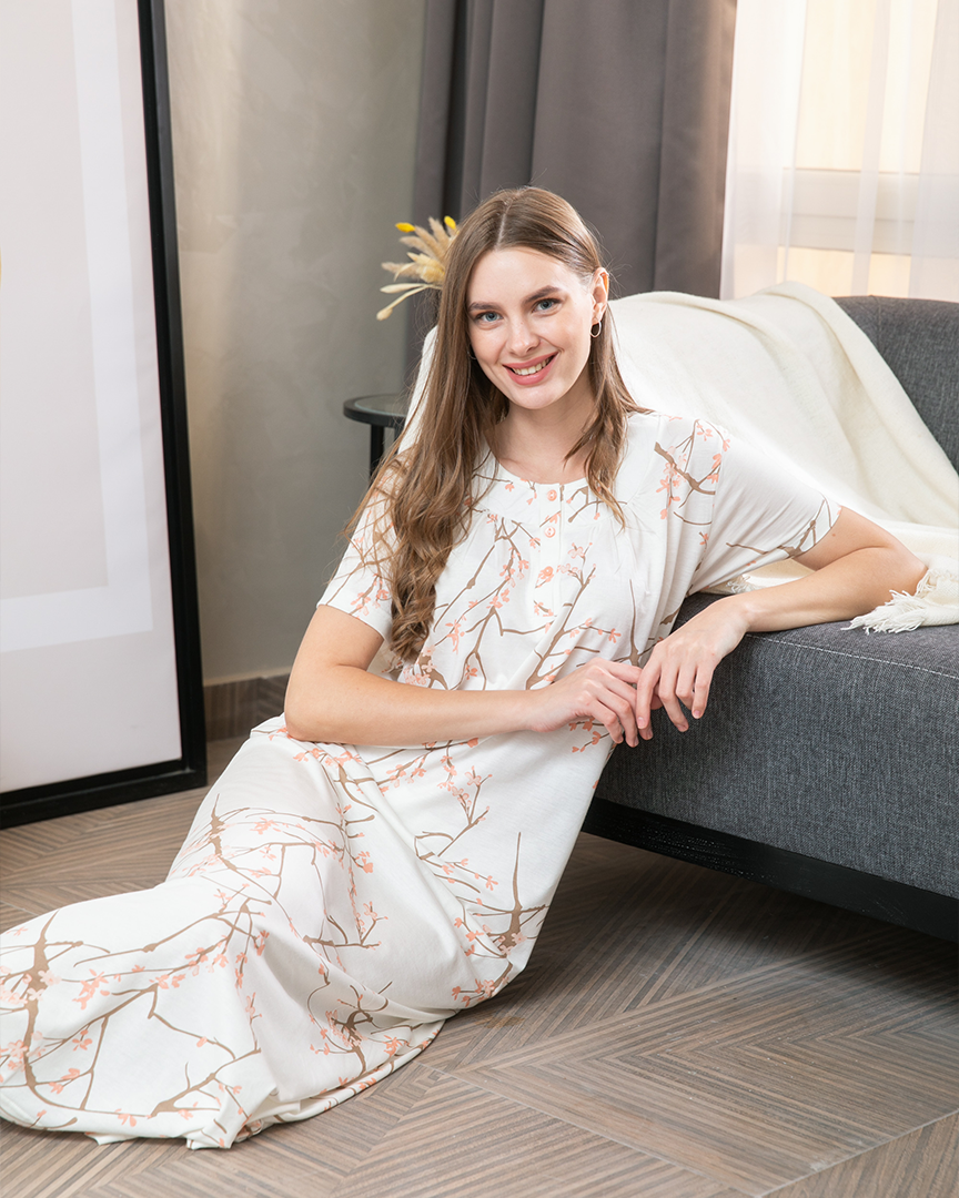 قميص نوم حريمي طويل زراير مع كشكه عالصدر اوراق الشجر