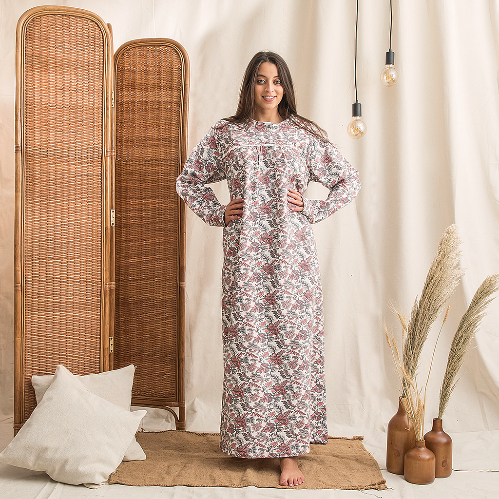 قميص بسفره ورده لوتس