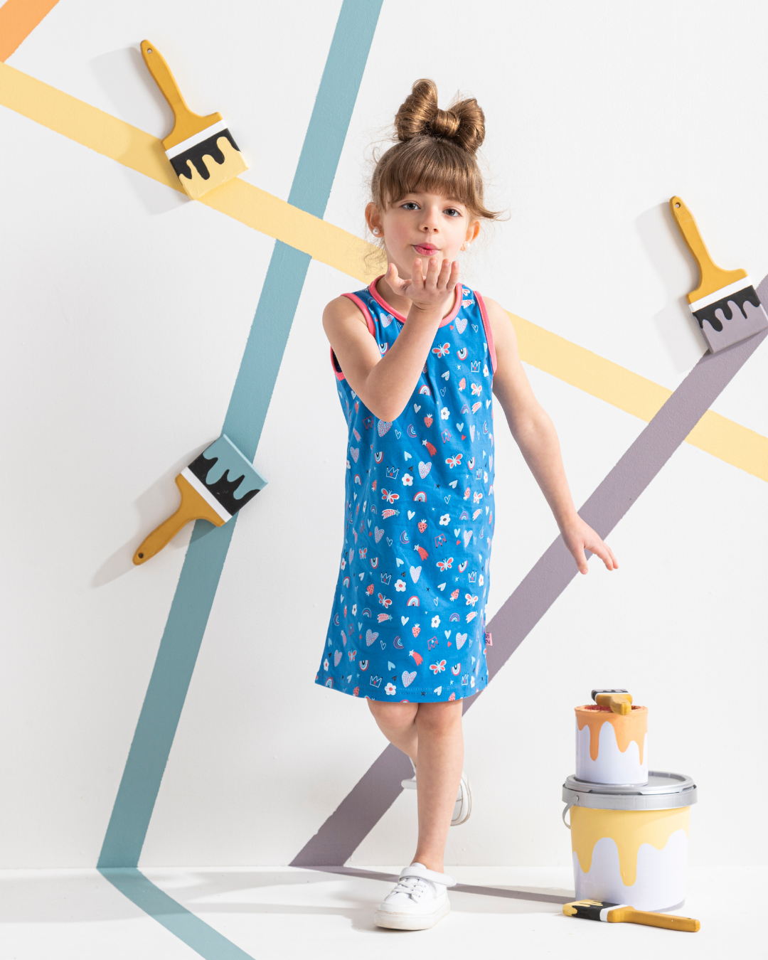 Girls' nightshirt with hearts print