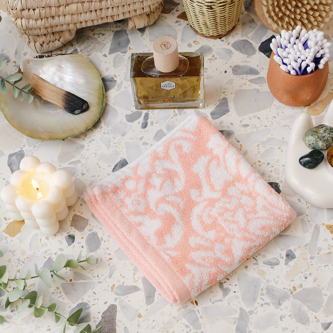 MEDALIION towels size 33*33