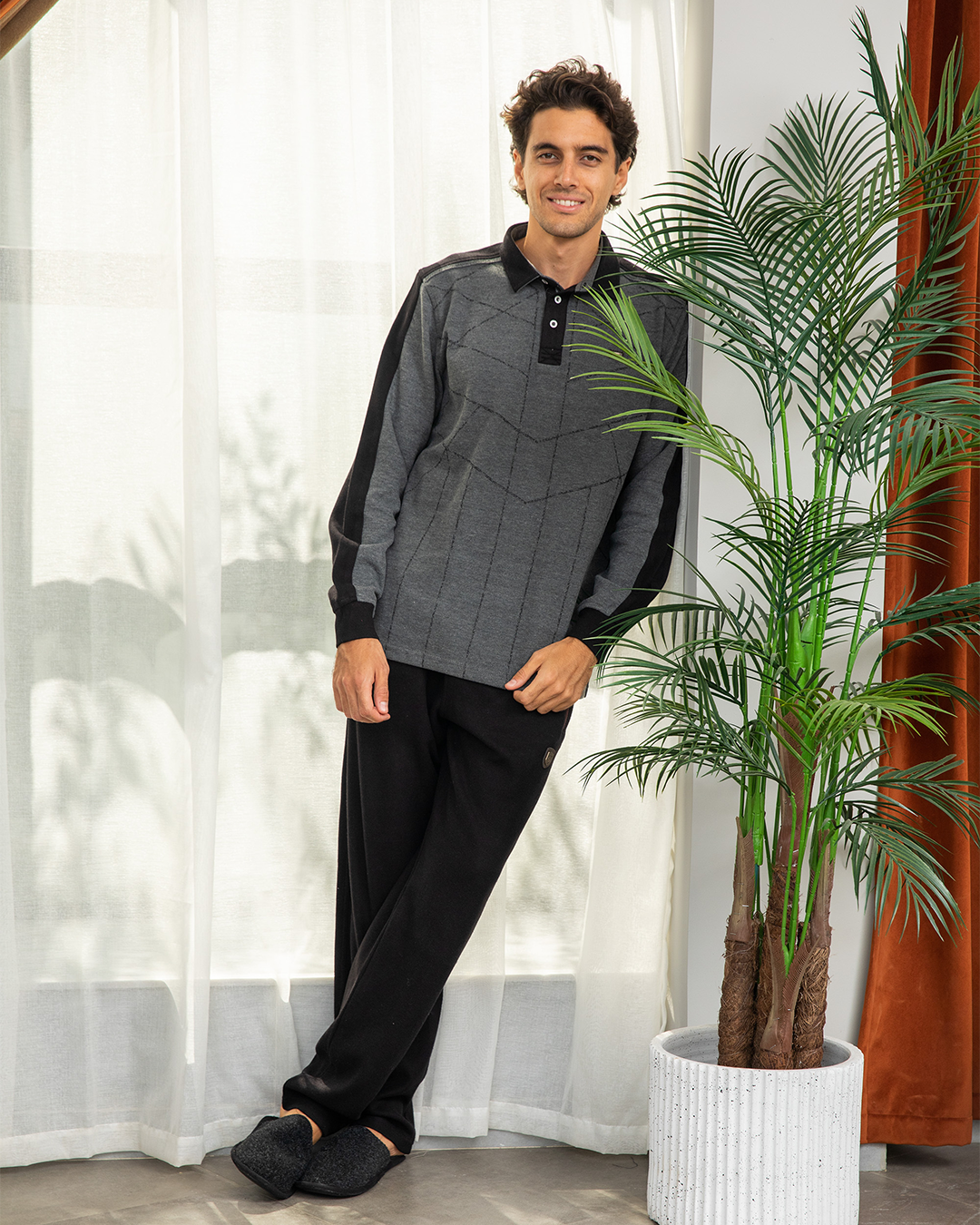 Men's pajamas, button-up collar, stripes