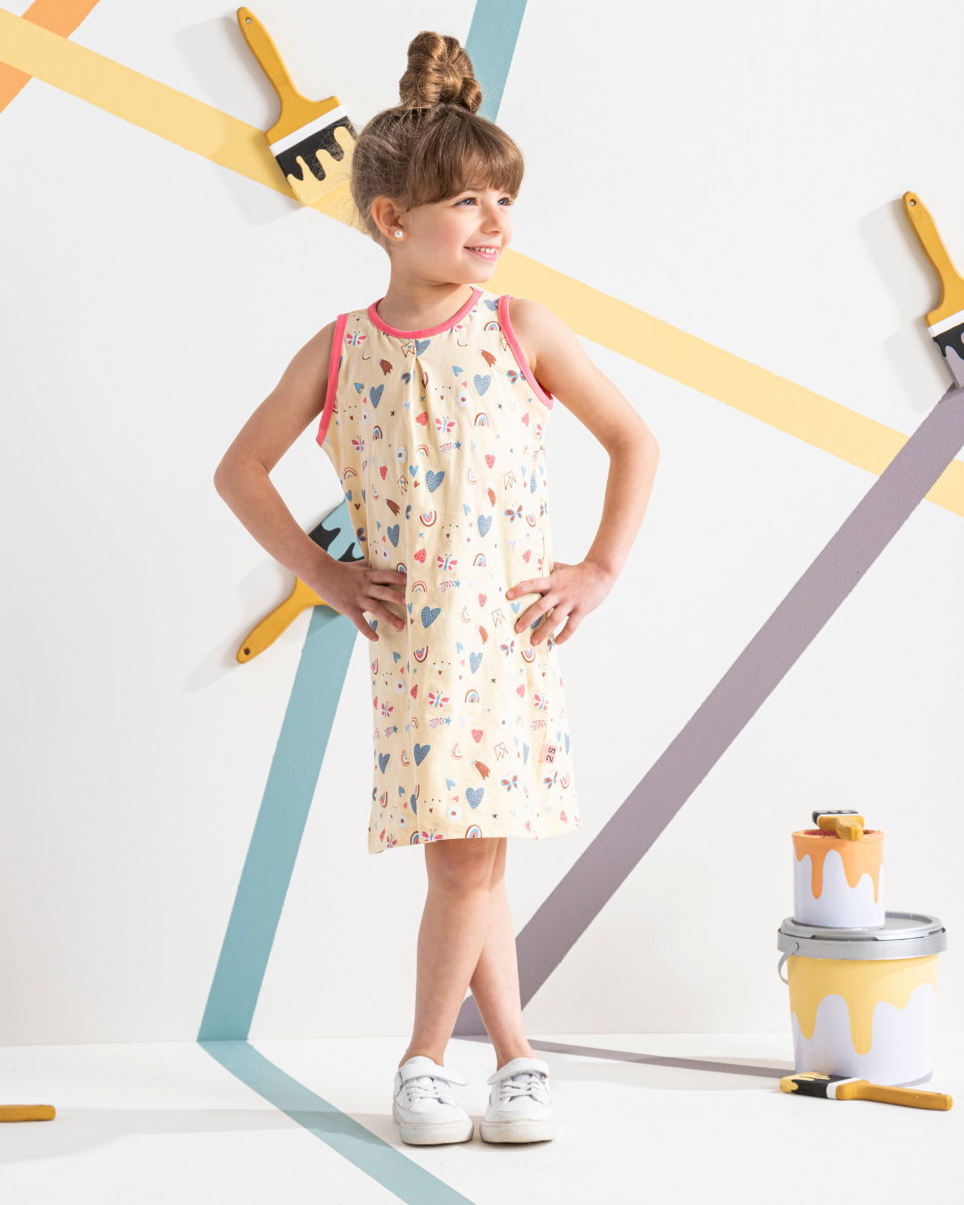 Girls' nightshirt with hearts print