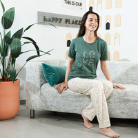 ورد بنطلون مشجرLOVE بيجاما