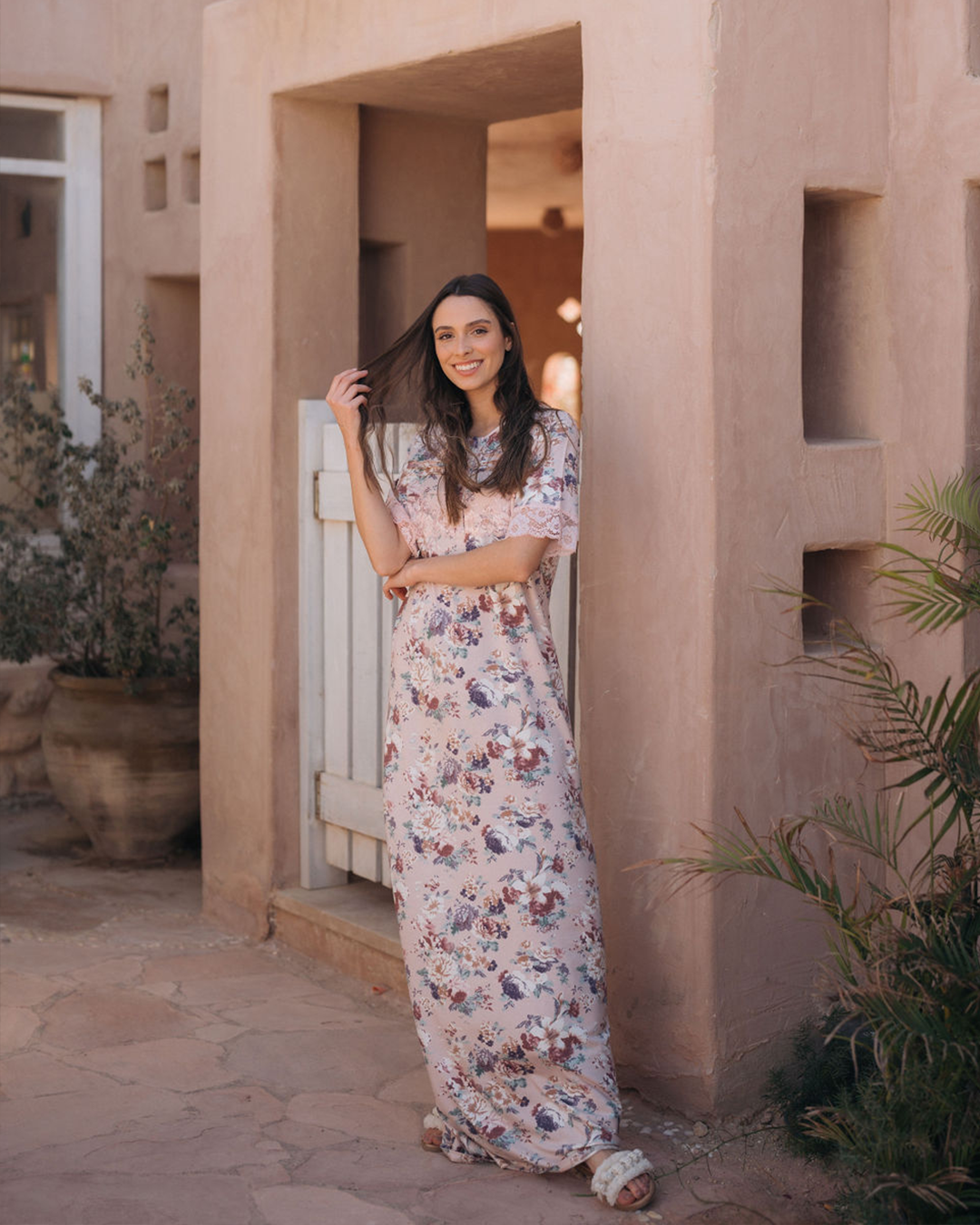 جلابيه حريمي نص كم سفره دانتيل مشجره ورده