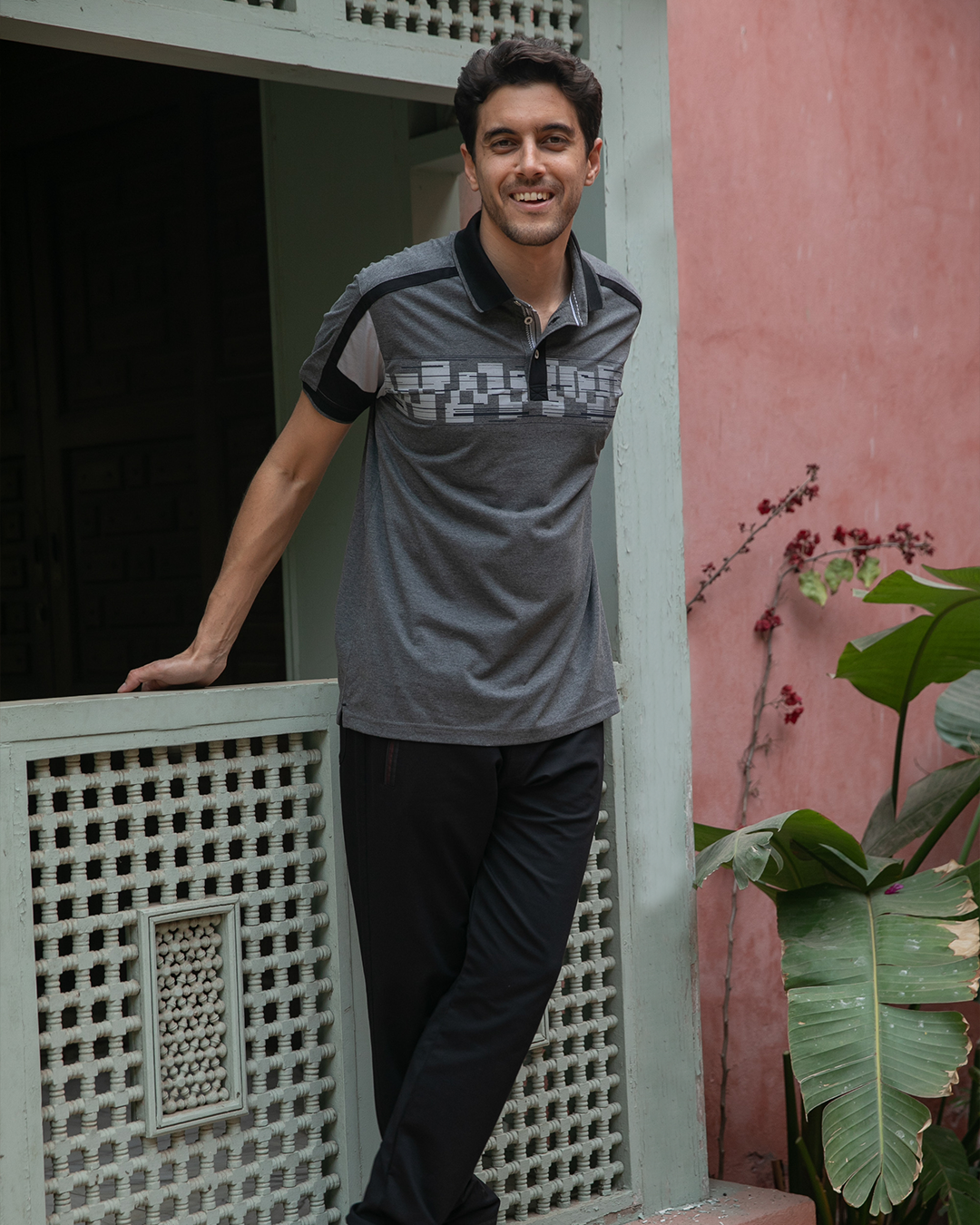 بيجامه رجالي ياقه زراير طباعه ع الصدر