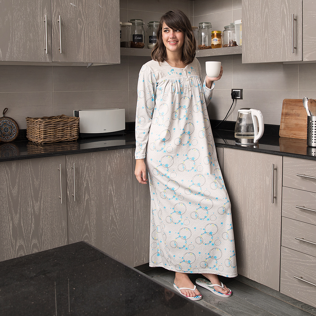 قميص بسفره بزراير