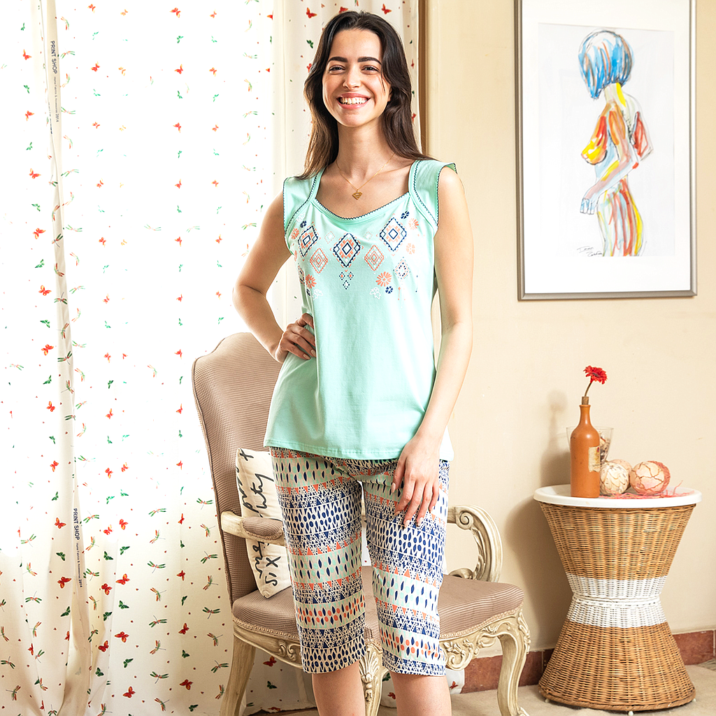 Pajama set printed with Pentacore for women