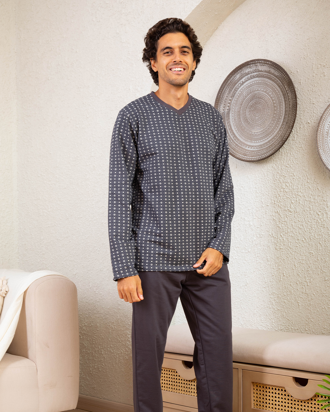 Rotary plain pants shapes V pajamas for men