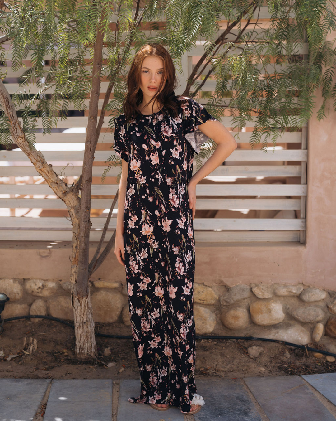 جلابيه حريمي نص كم مروحه ورده