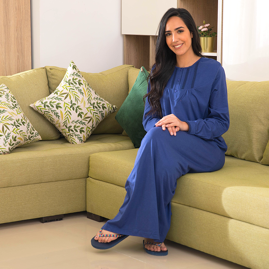 قميص نوم بكم ساده دانتيل علي الصدر