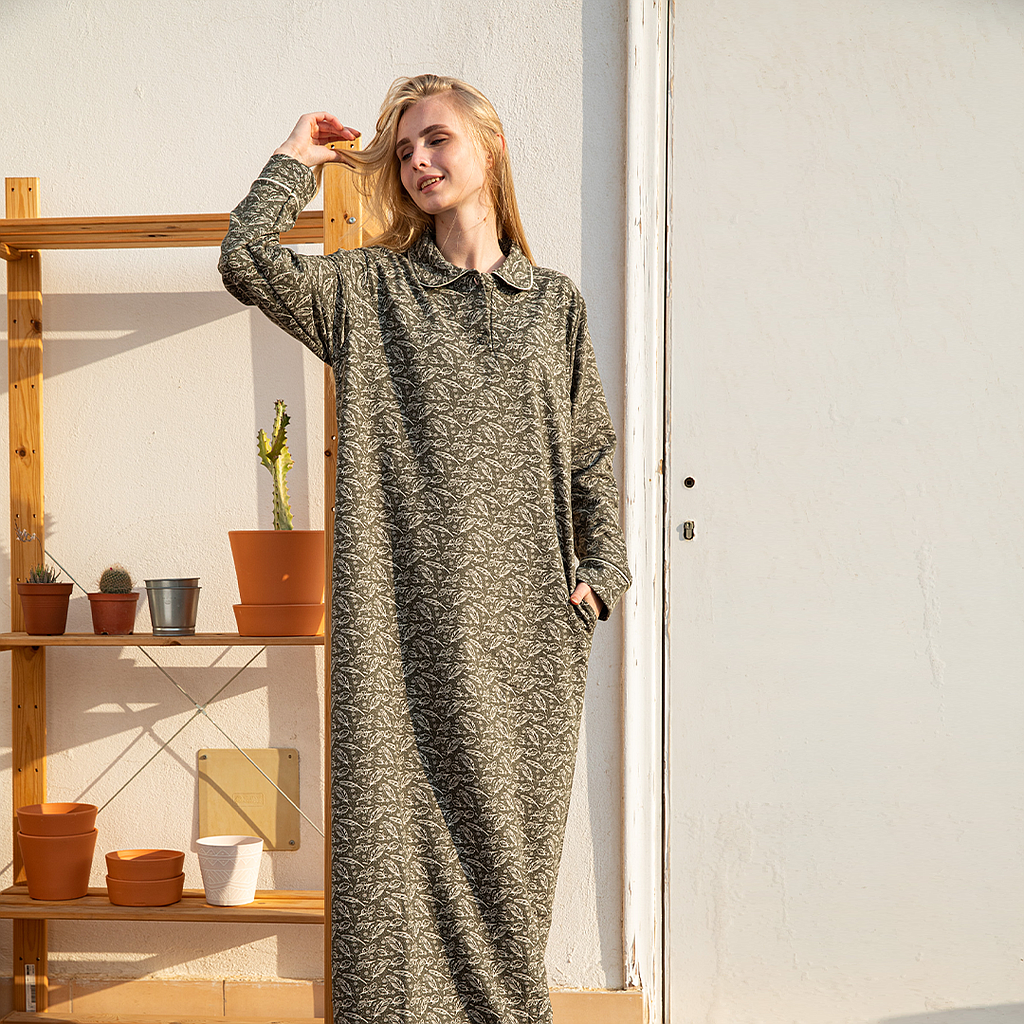 قميص حريمي نقشه الريشه بياقه