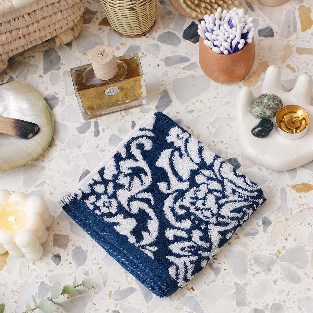 MEDALIION towels size 33*33