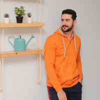 Sweatshirt with a zip and a cabochon