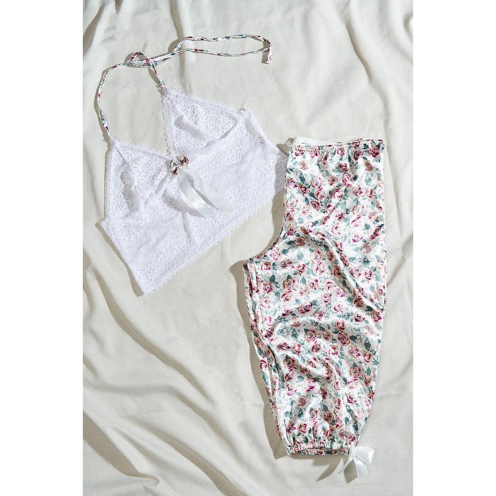 طقم بدي حمالة دانتيل وبنتاكور