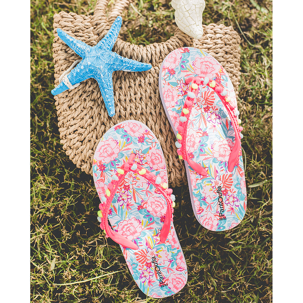 Baby slippers with floral print