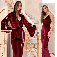 بيجاما سالوبيت ريشه طاووس