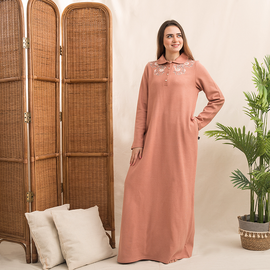 عبايه كشمير كوله مطرزه وردع الصدر