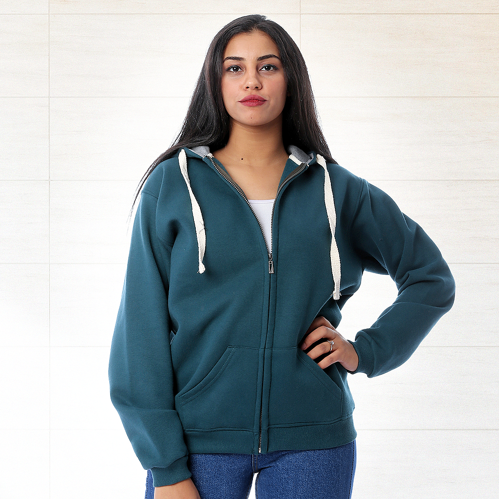 Sweatshirt with a zip and a cabochon