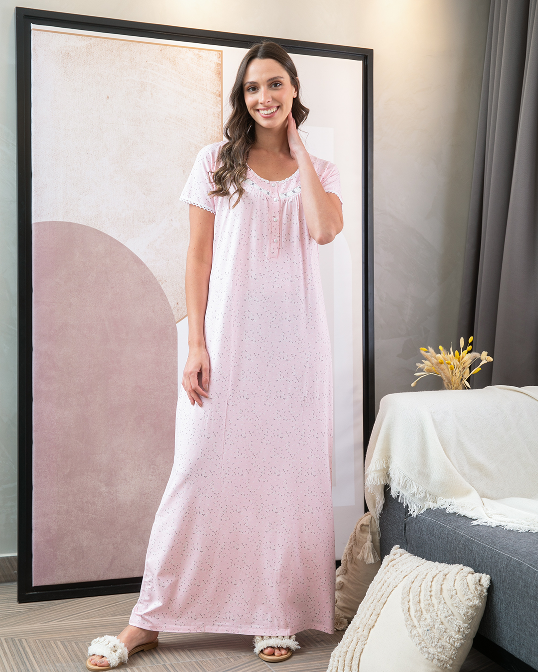 قميص حريمي ليكرا نص كم رقبه مدوره