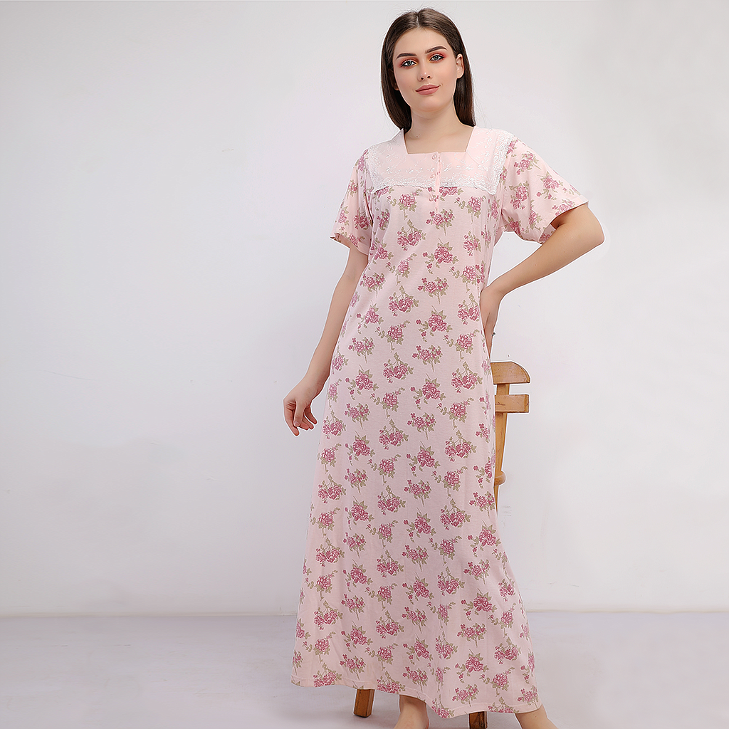 Half-sleeved nightgown with floral lace on the chest