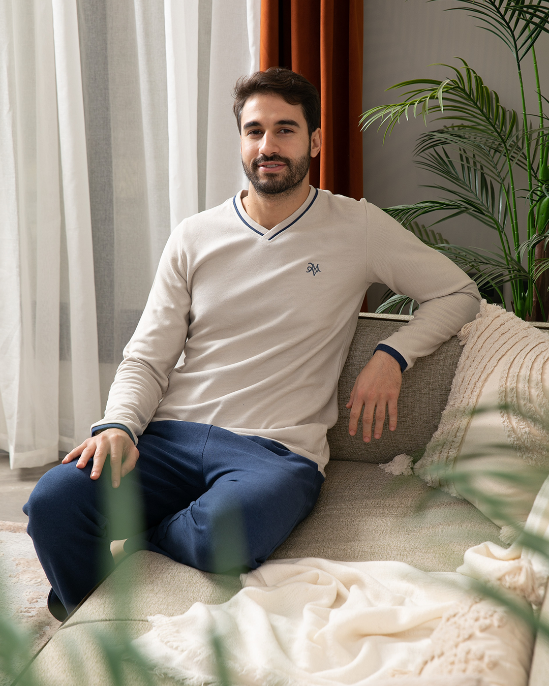 Men's cashmere pajamas with a seven-neck