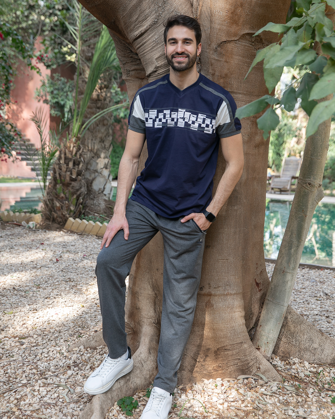 طباعه ع الصدر V بيجامه رجالي