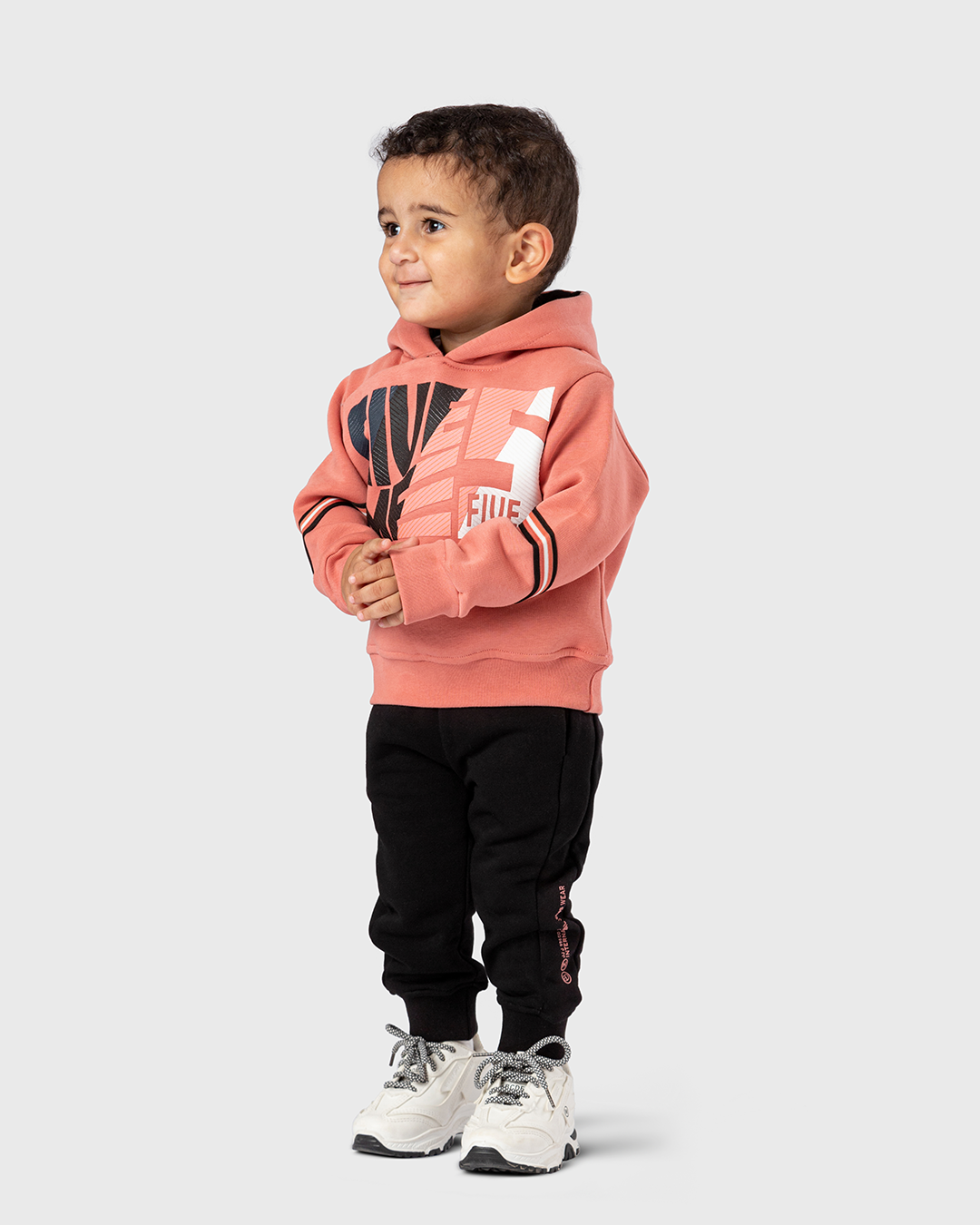 give me 5 pajamas for my children