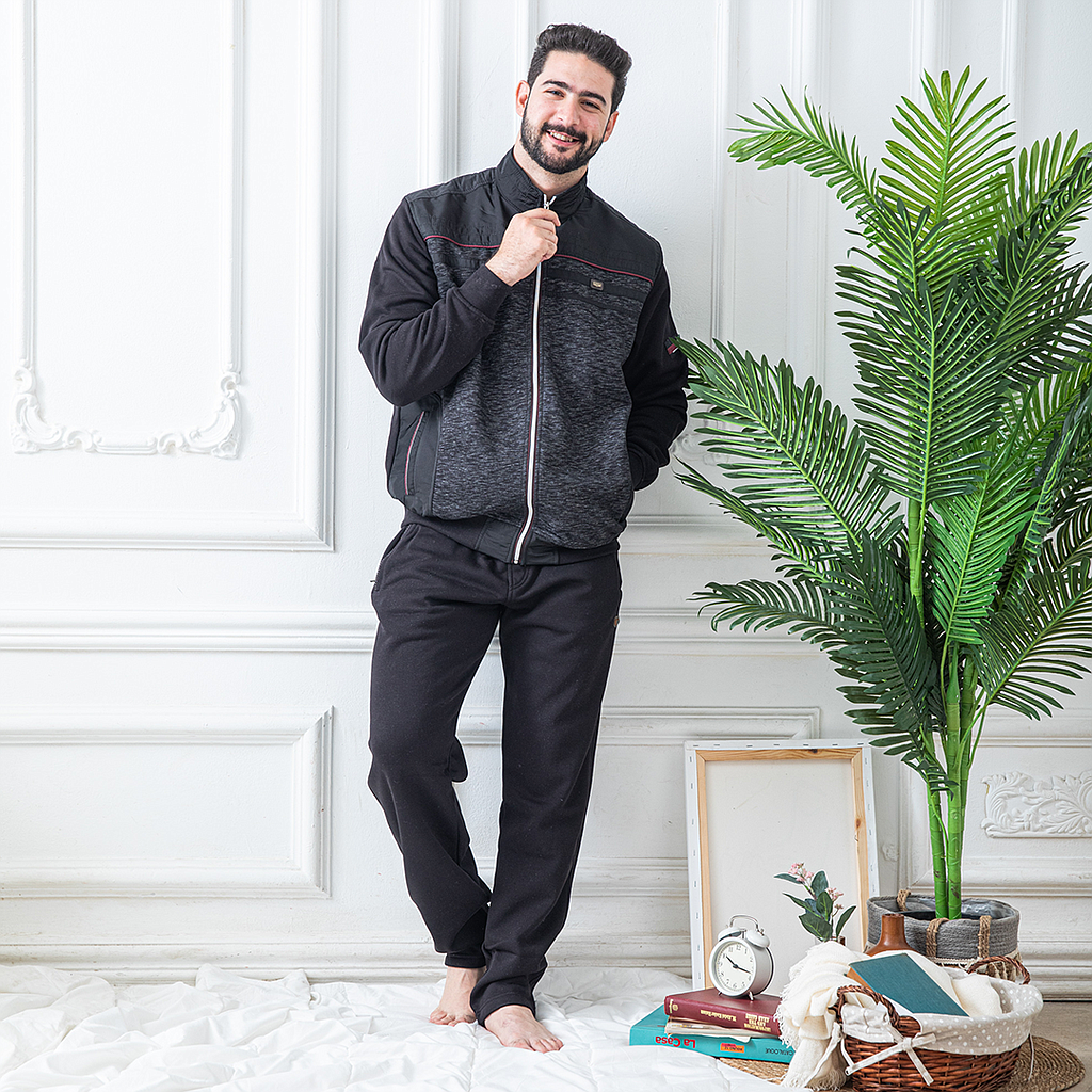 Men's tracksuit with a zipper 