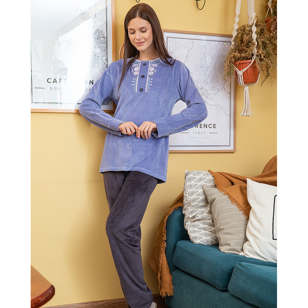 Women's pajamas, velvet, embroidery on the chest