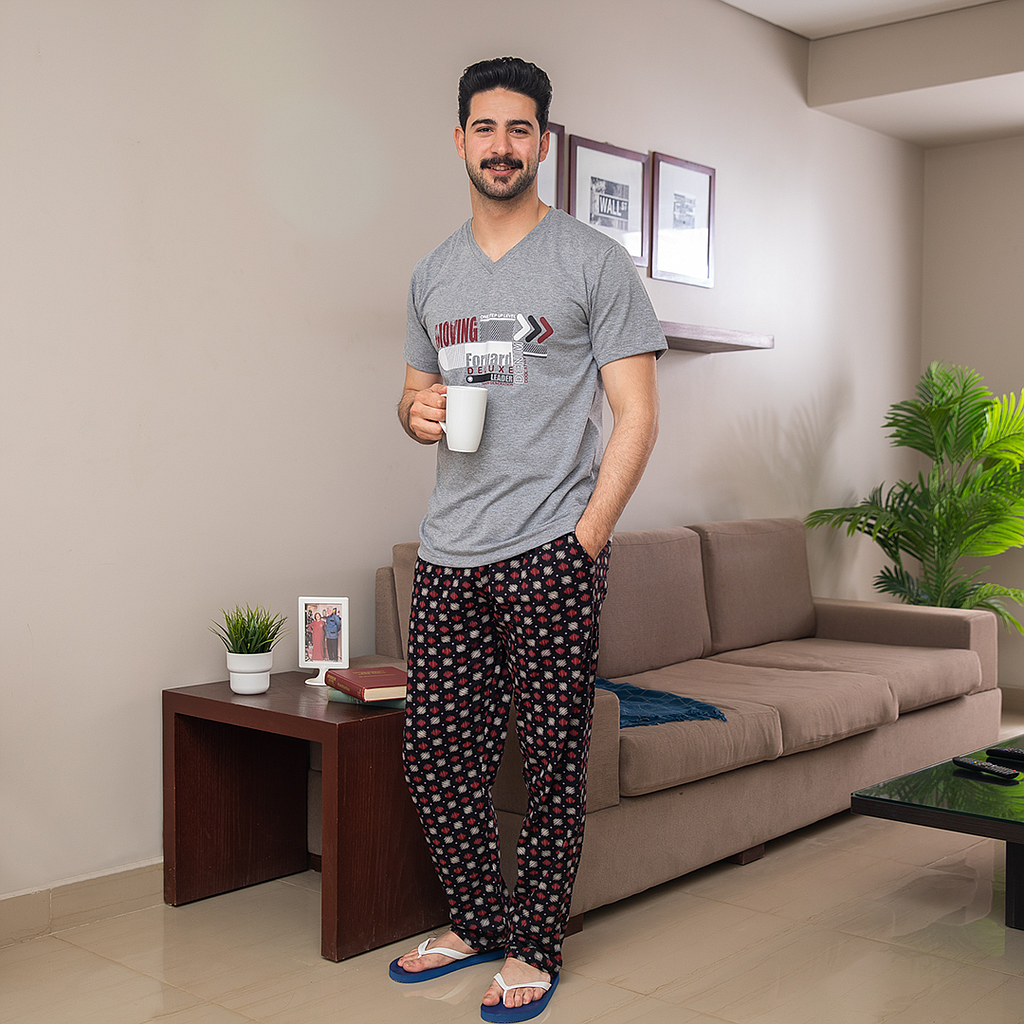 Moving men's half sleeve pajamas