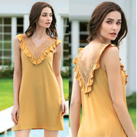 Solid bodice bodice and lace crop top 
