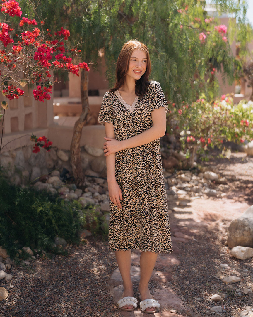 نص كم تايجر قصير V قميص  حريمي