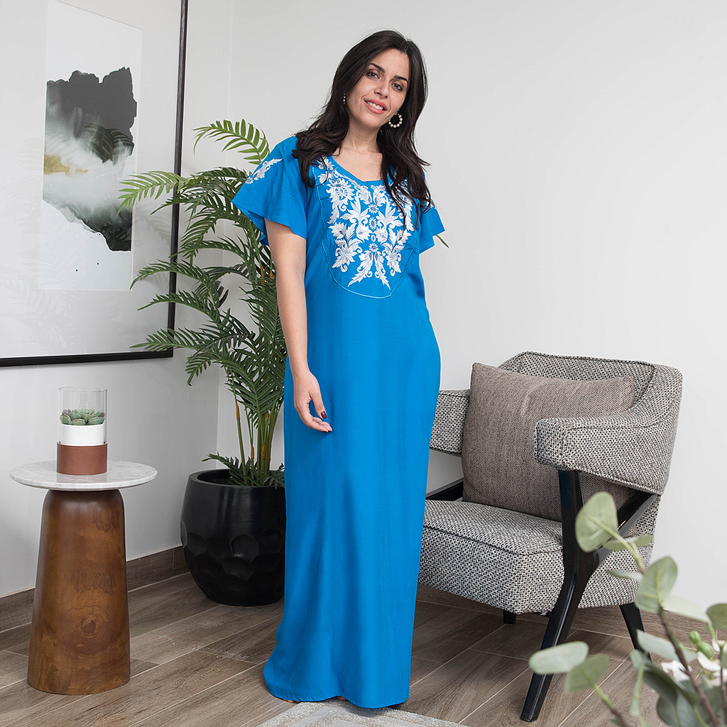 Viscose shirt, 4 half sleeves, plain embroidered with roses