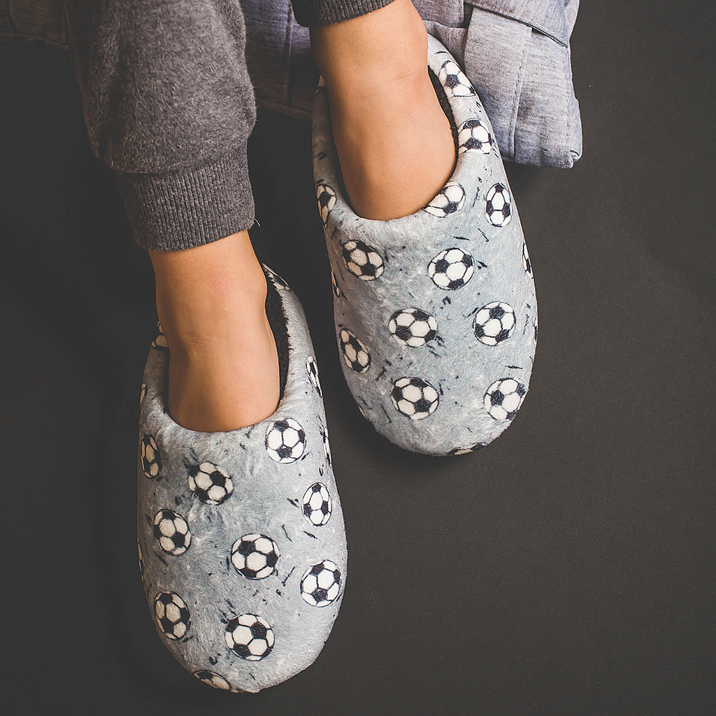 My children's slipper is ball