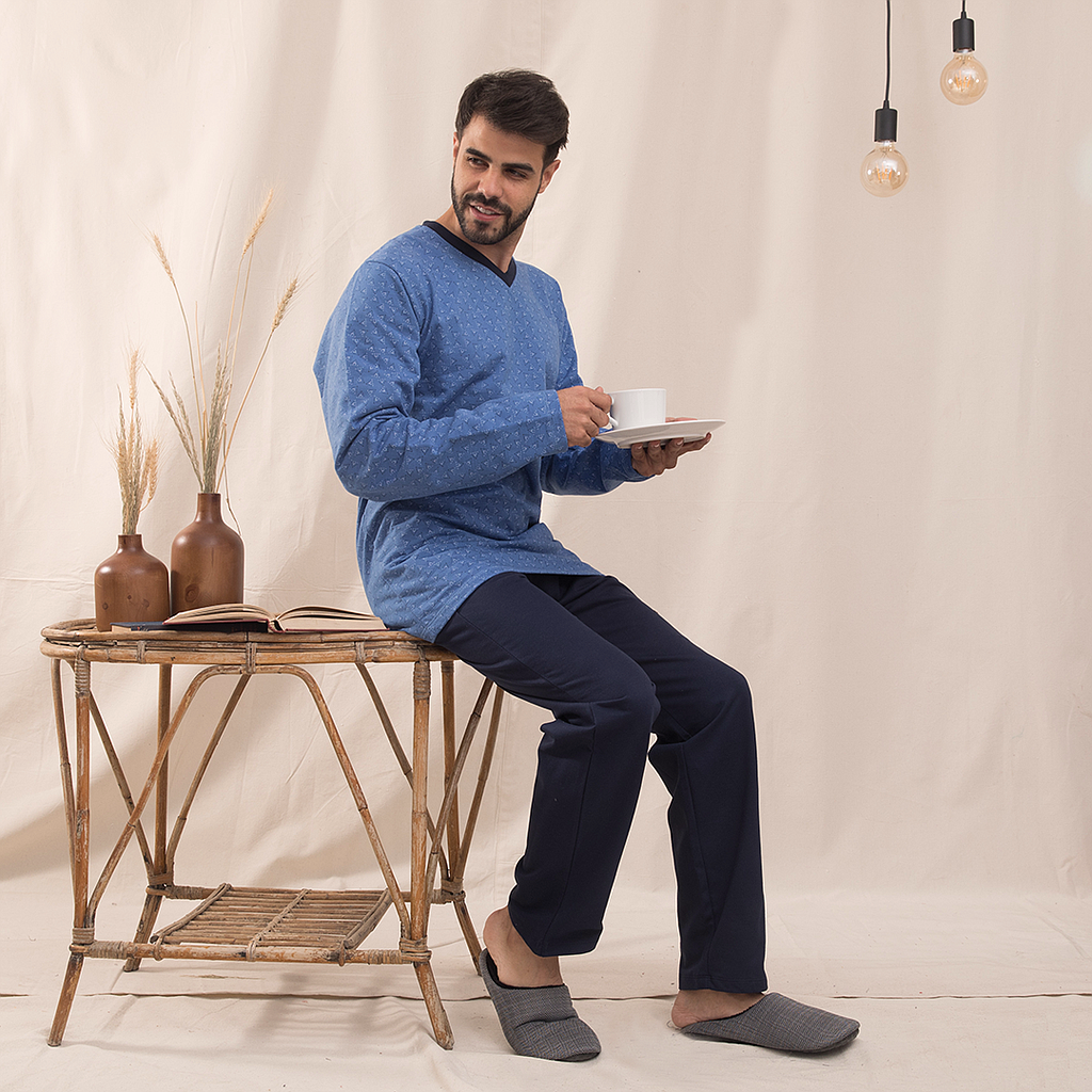 Triangles in men's pajamas