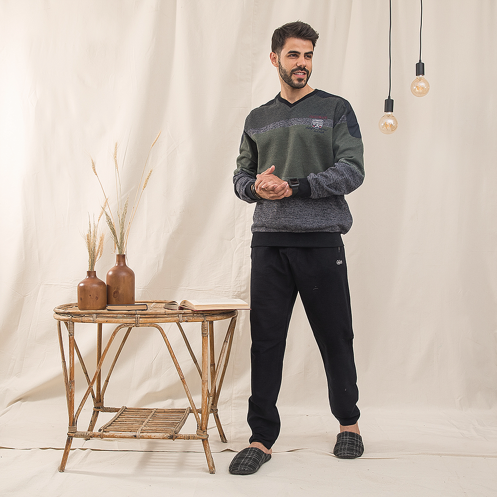 Waterproof V-shoulder men's cashmere pajamas