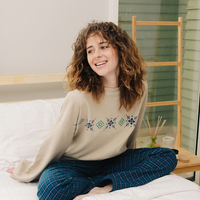 بيجاما راوند مطرزه علي الصدر بنطلون كاروه