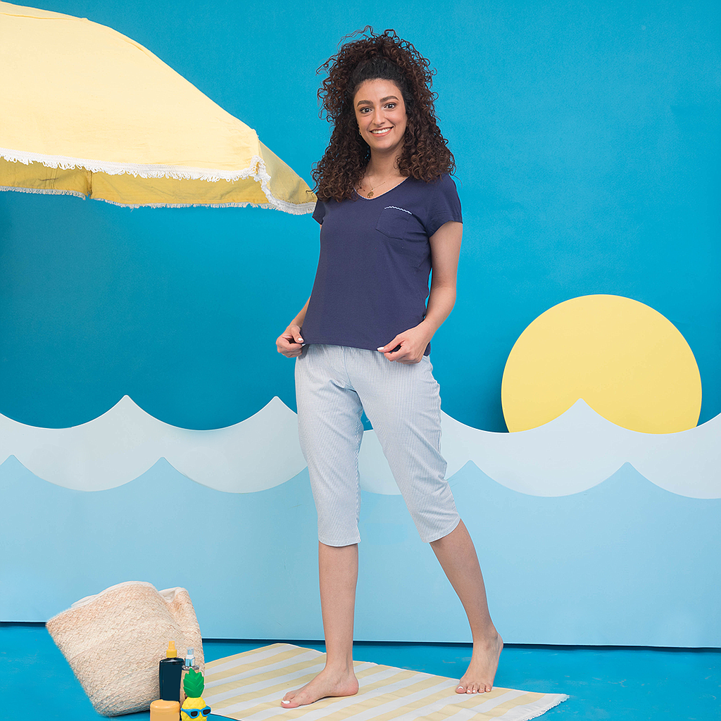Women's pajama with a striped pentacore pocket