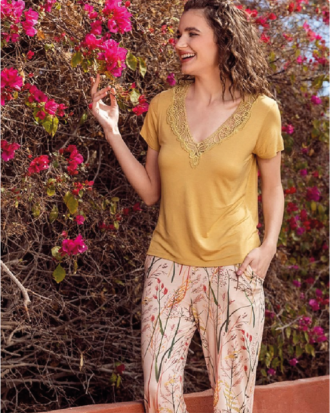 With lace, floral V trousers, plain women's pajamas
