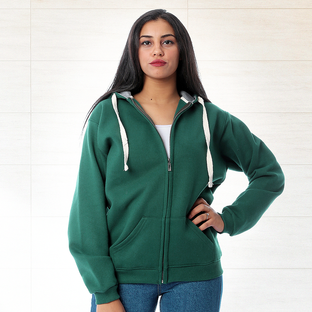 Sweatshirt with a zip and a cabochon
