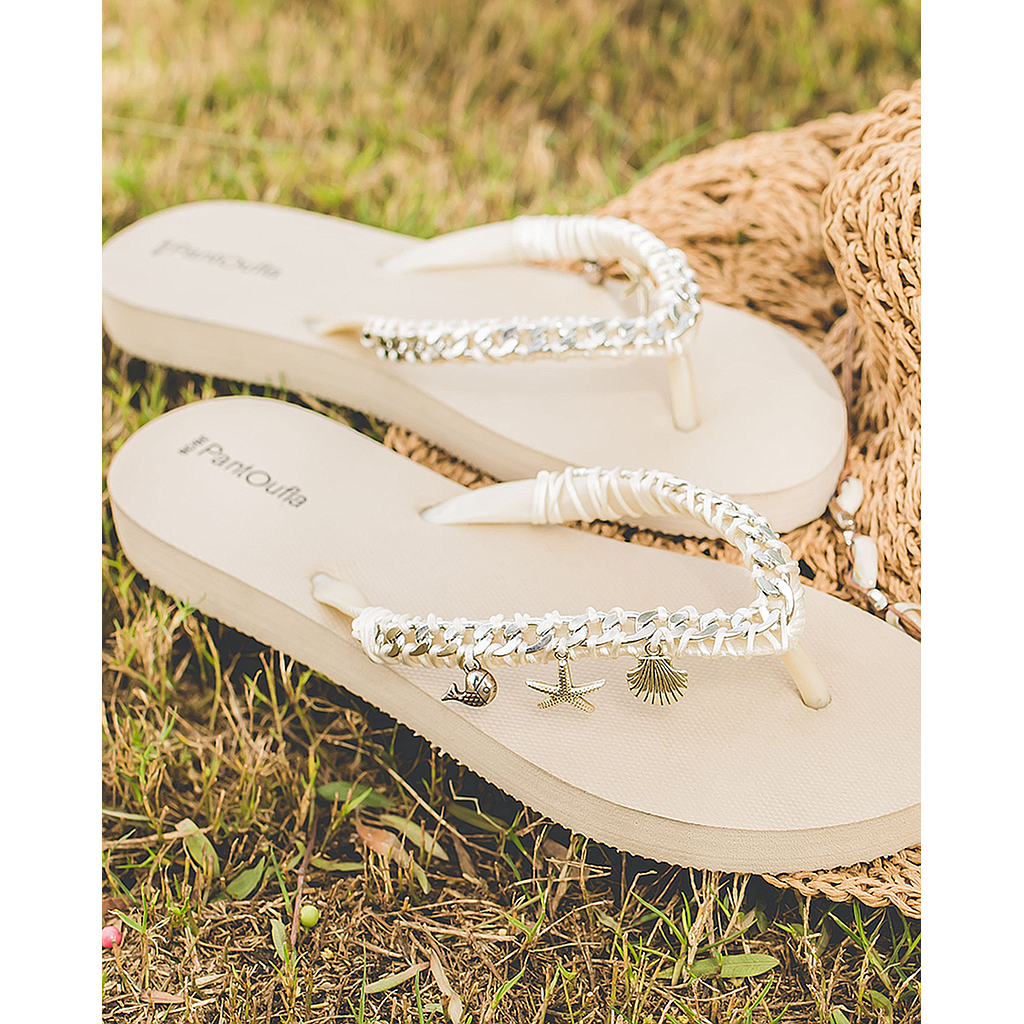 Elegant women's slipper beige