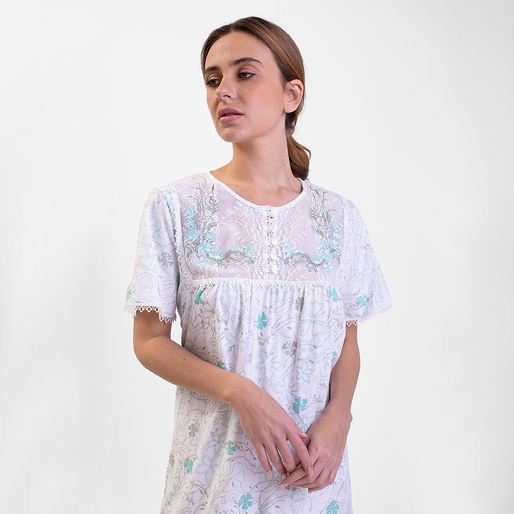 قميص نص كم بزراير ودانتيل علي الصدر (سيلا)