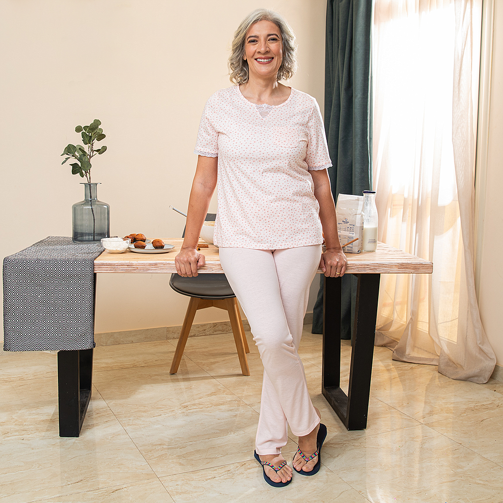 Floral lace pajamas on the chest, half sleeve