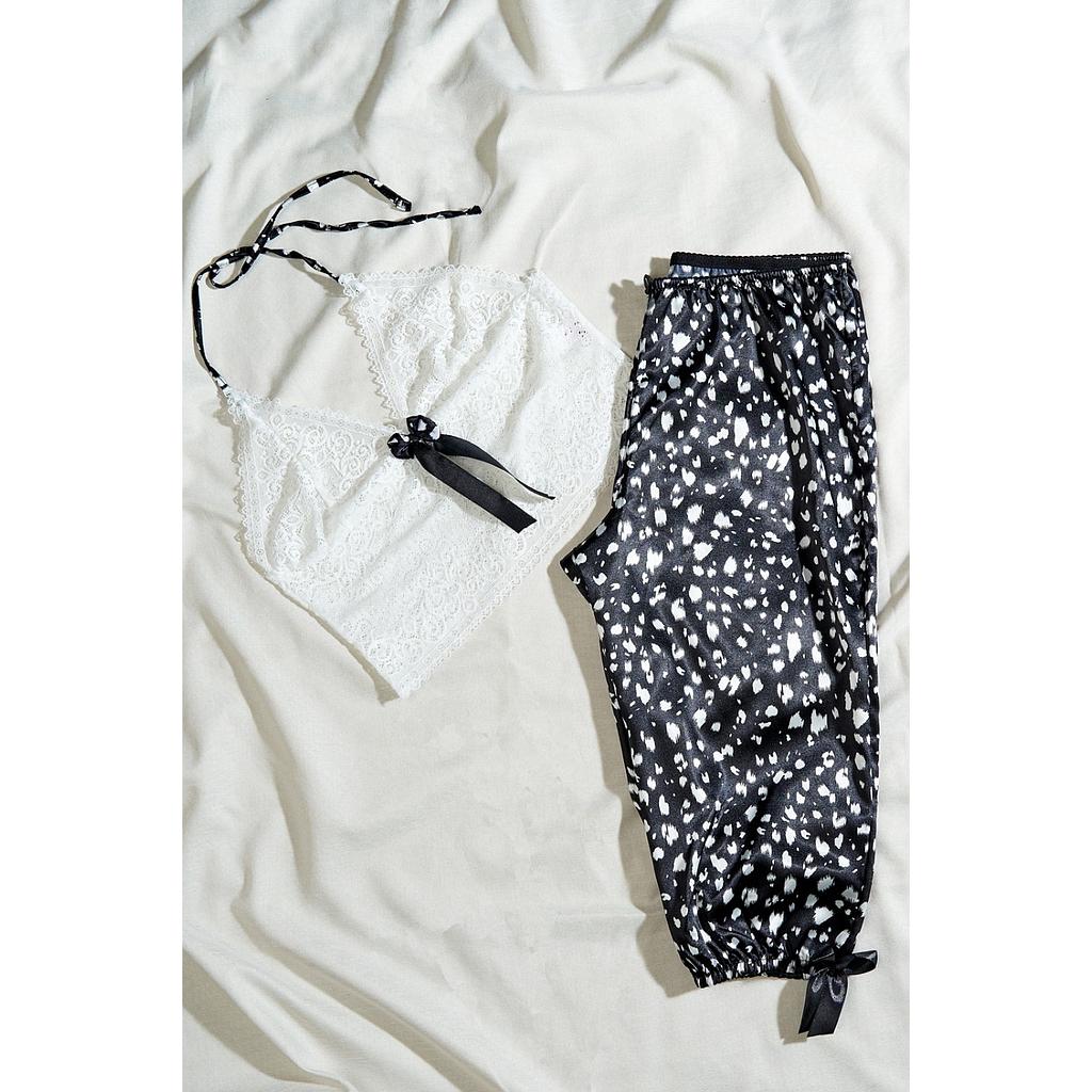 طقم بدي حمالة دانتيل وبنتاكور