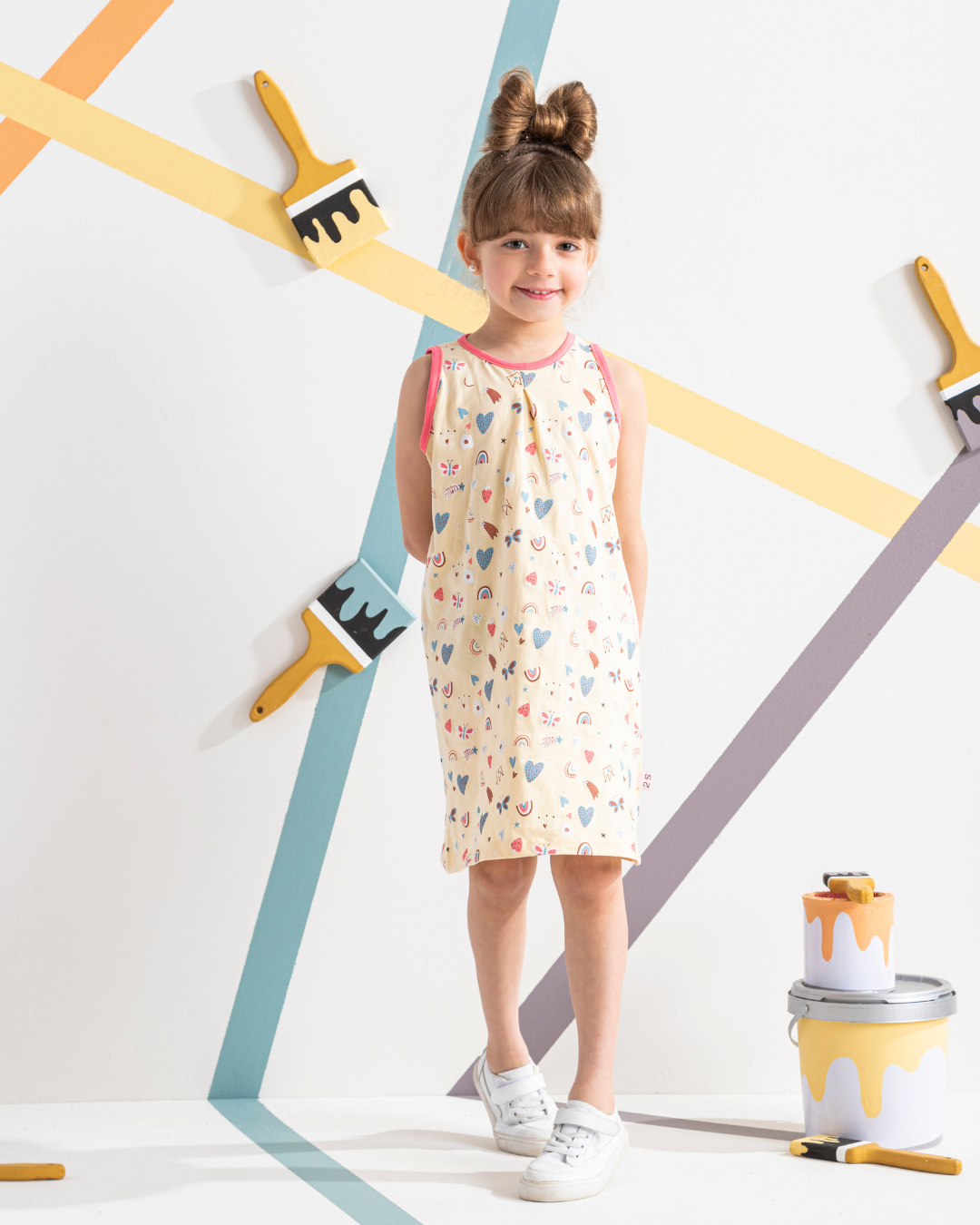 Girls' nightshirt with hearts print